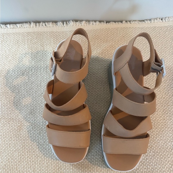 Women's Tan Platform Sandals - Picture 2 of 3